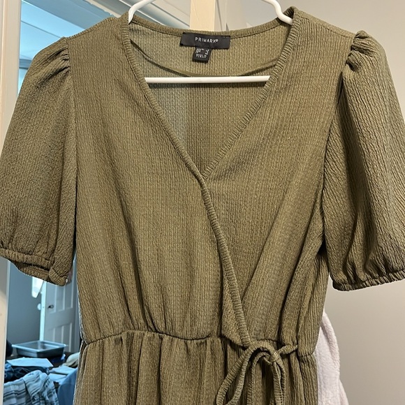 Green Casual Sundress - Picture 2 of 4